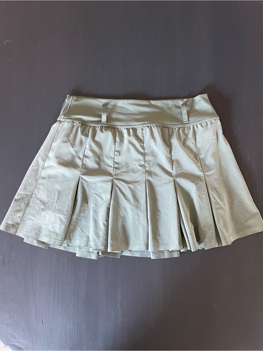 Offline by Aerie Pleated Light Sage Green pocketed Women's athletic Skort